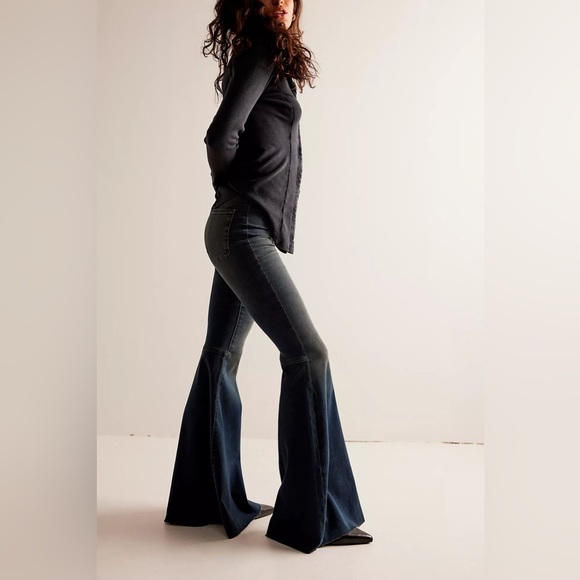 NWOT Free People Just Float On Flare Jeans - Picture 3 of 4